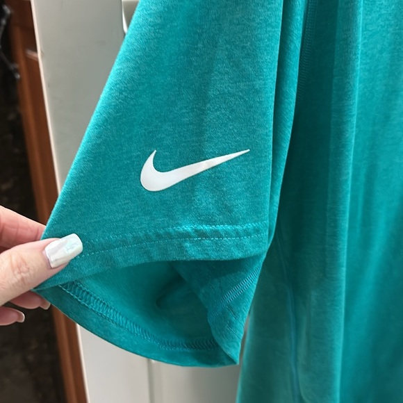 Men’s Miami Dolphins dri-fit shirt. - Picture 5 of 5